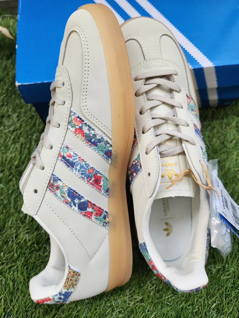 NIB Adidas Gazelle Indoor Liberty London Floral Cream Unisex Sneakers 8M / 9.5W